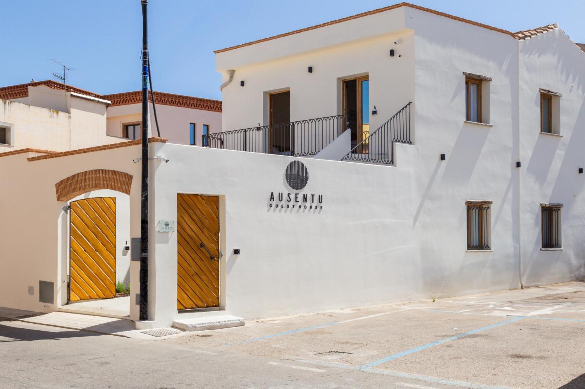 Ausentu Guest House Tortoli Bagian luar foto